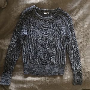 Gap sweater